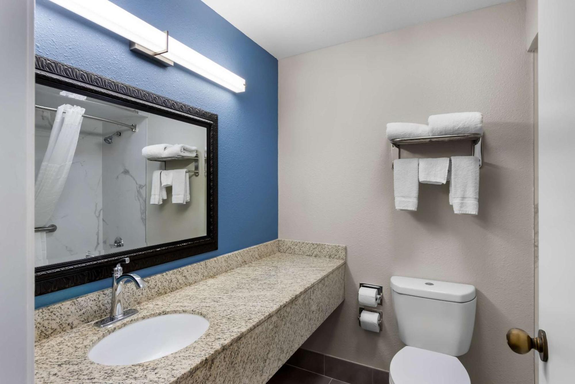 Park Inn By Radisson San Antonio Bagian luar foto