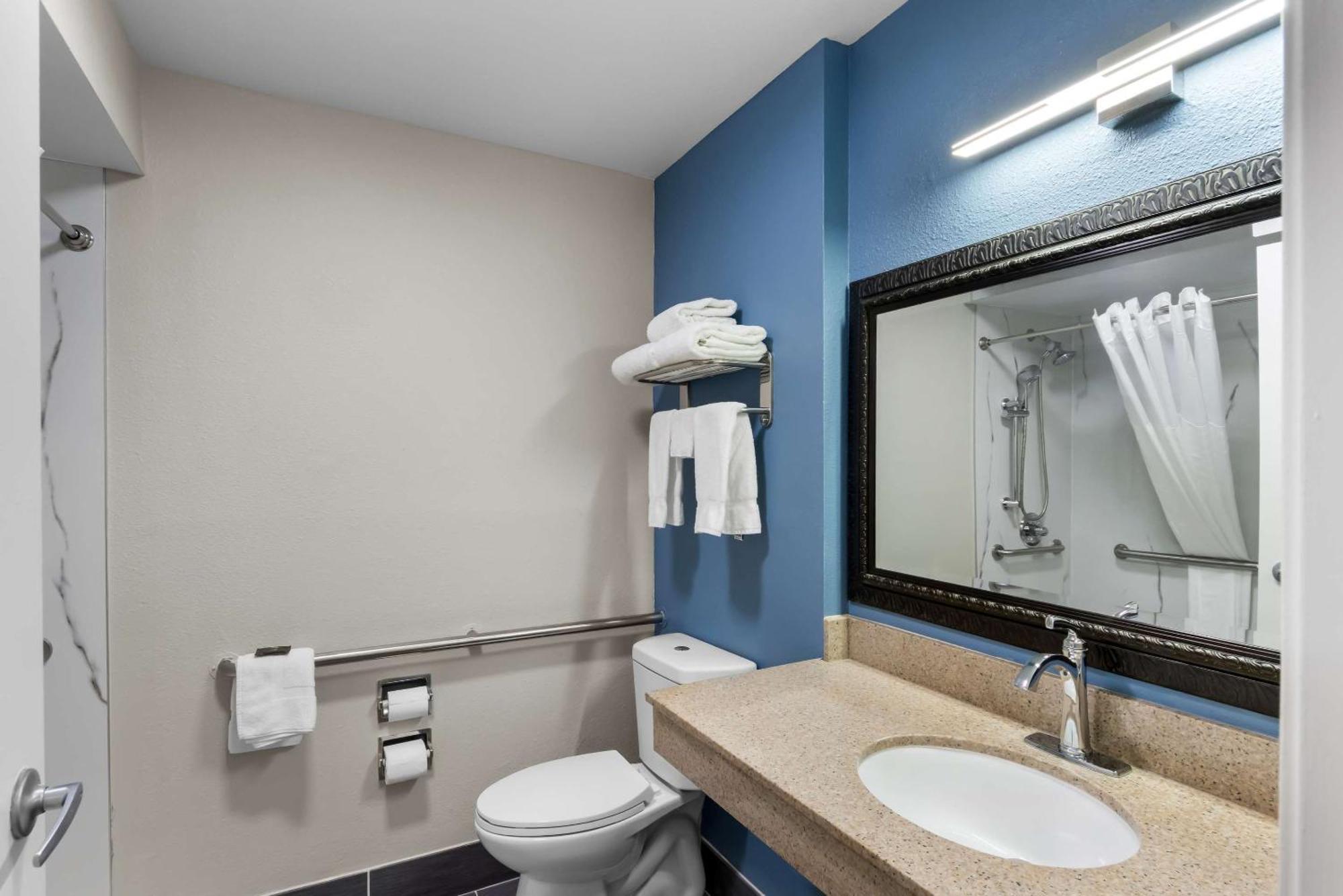 Park Inn By Radisson San Antonio Bagian luar foto