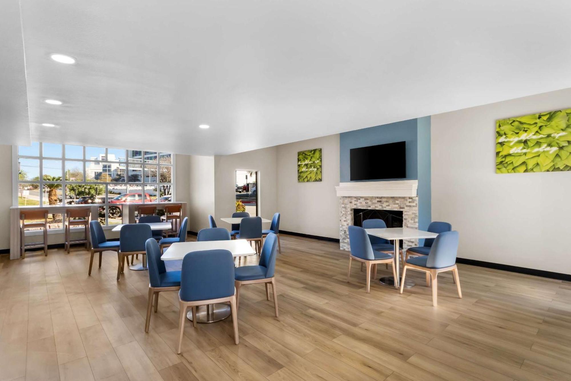Park Inn By Radisson San Antonio Bagian luar foto