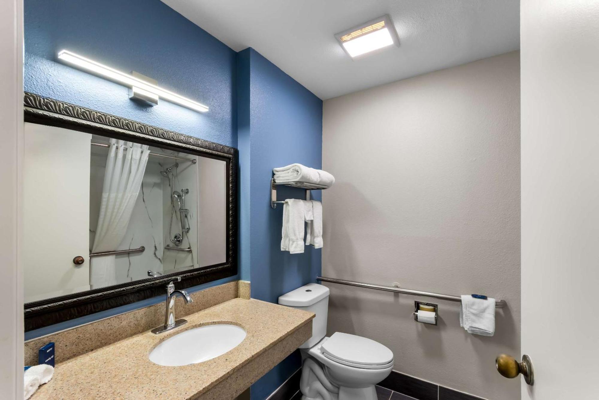 Park Inn By Radisson San Antonio Bagian luar foto