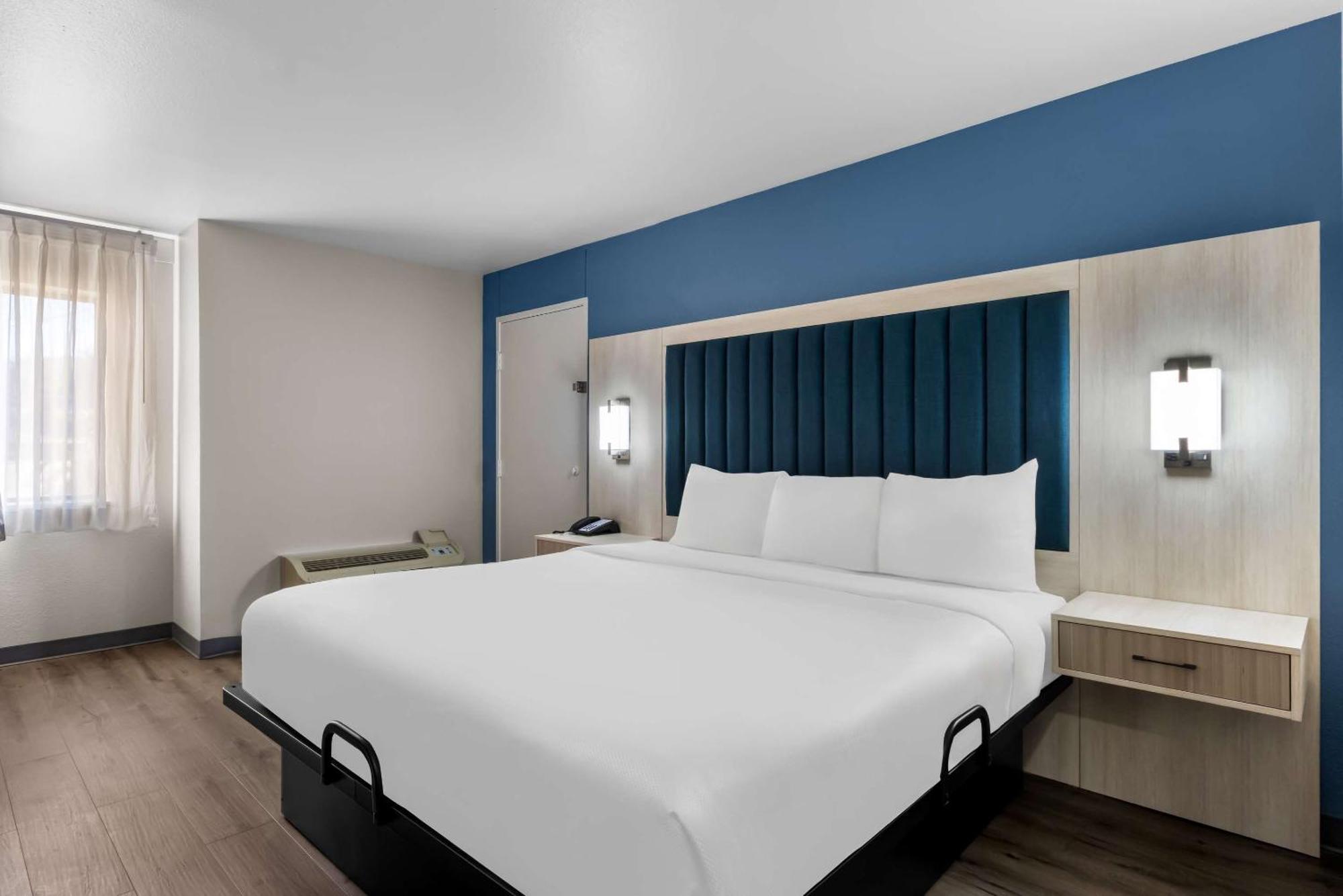 Park Inn By Radisson San Antonio Bagian luar foto