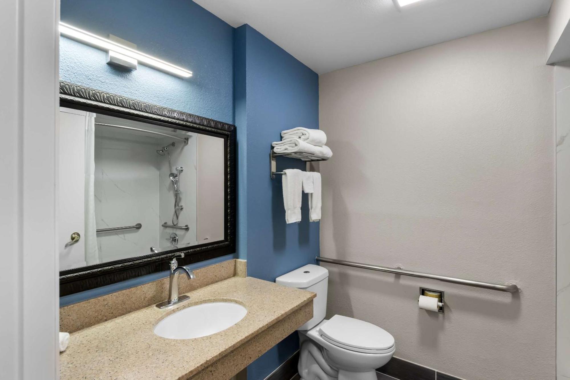 Park Inn By Radisson San Antonio Bagian luar foto