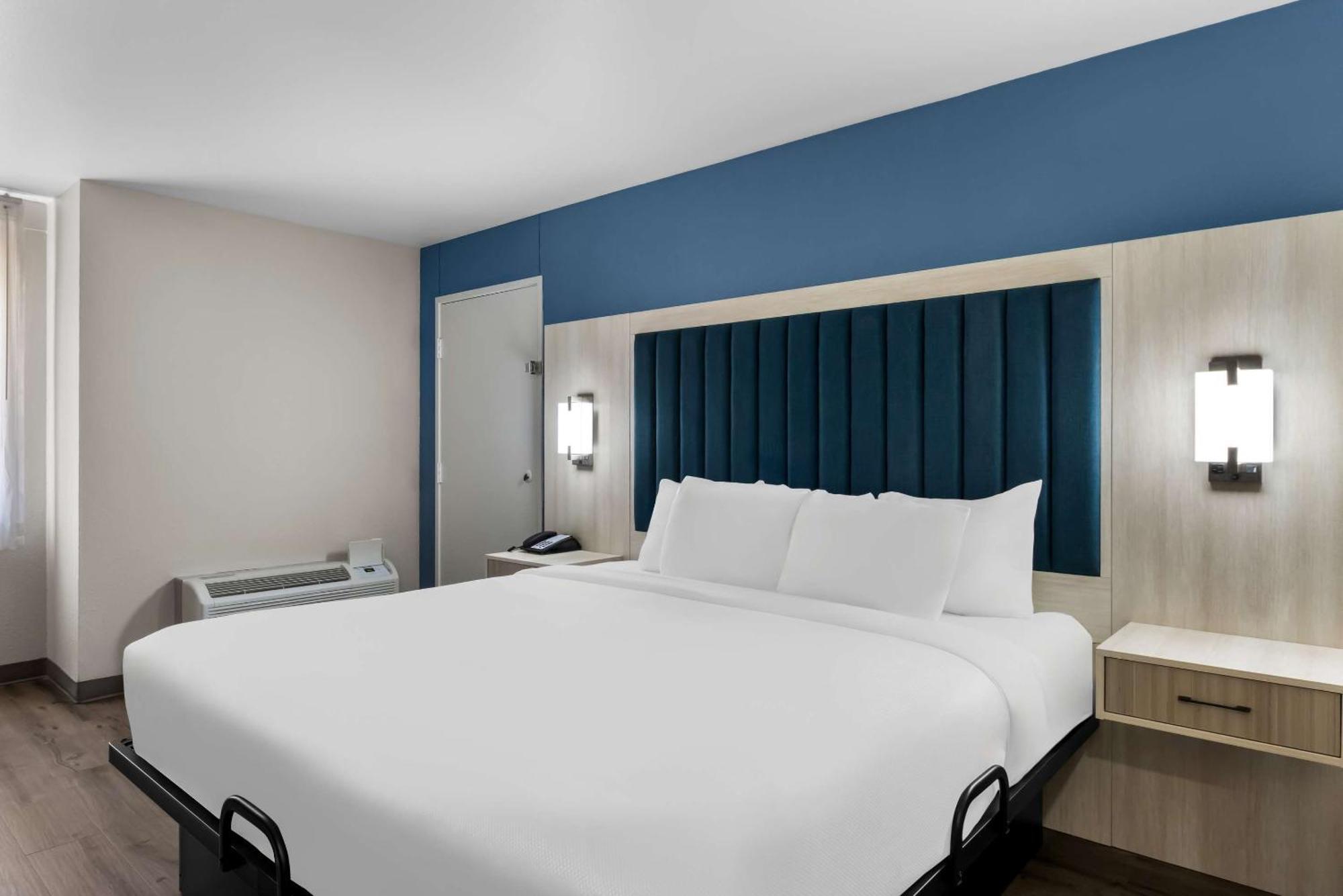 Park Inn By Radisson San Antonio Bagian luar foto